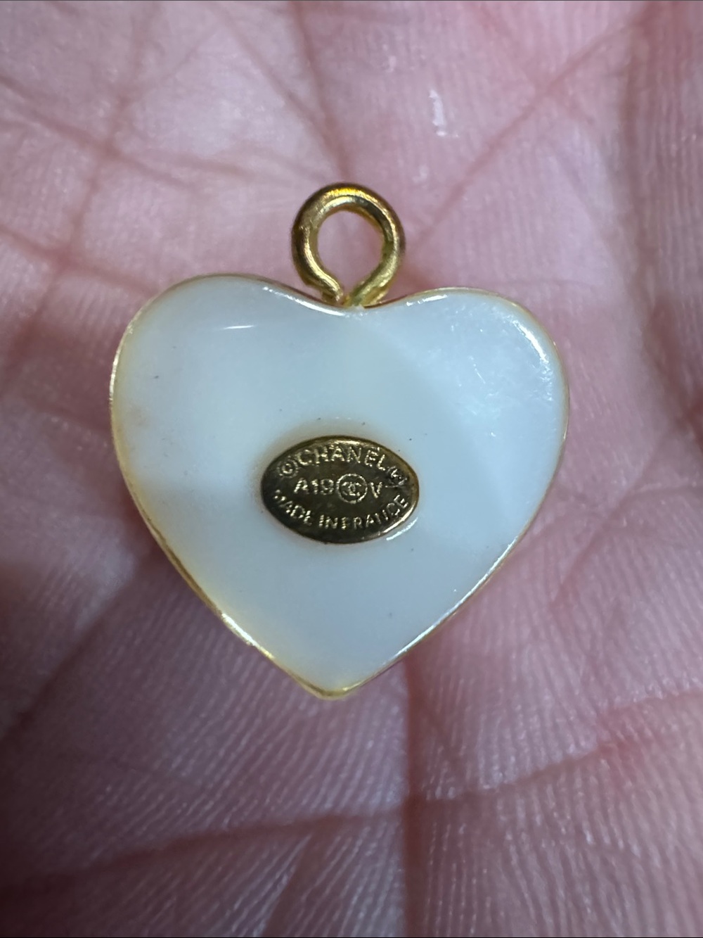 CHANEL Pearl Heart Pendant with Gold and Crystal CC Accent - Picture 2 of 2